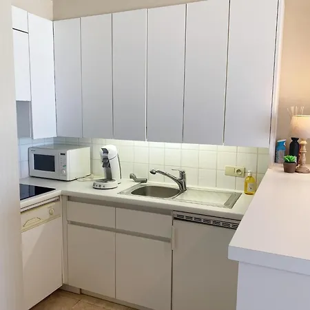 Beachside With Views, Cleaning Included Nieuwpoort