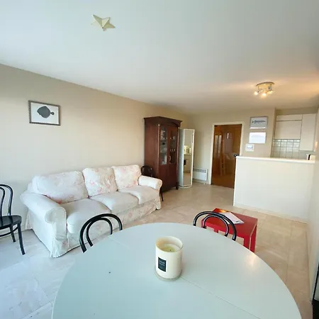 In With The Beach, Cleaning Included Apartment Nieuwpoort