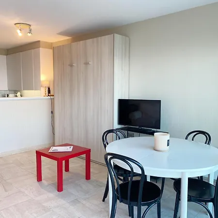 In With The Beach, Cleaning Included Apartment Nieuwpoort