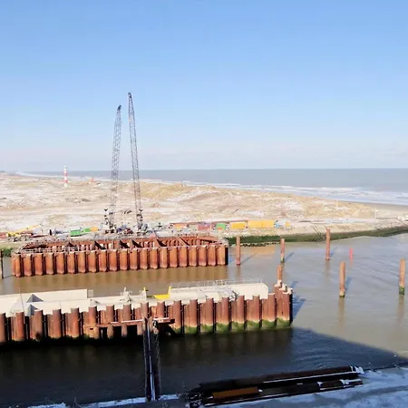 Beachside With Views, Cleaning Included Nieuwpoort
