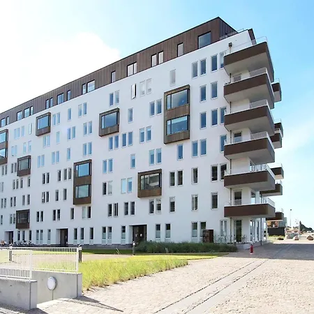 Beachside With Views, Cleaning Included * Nieuwpoort